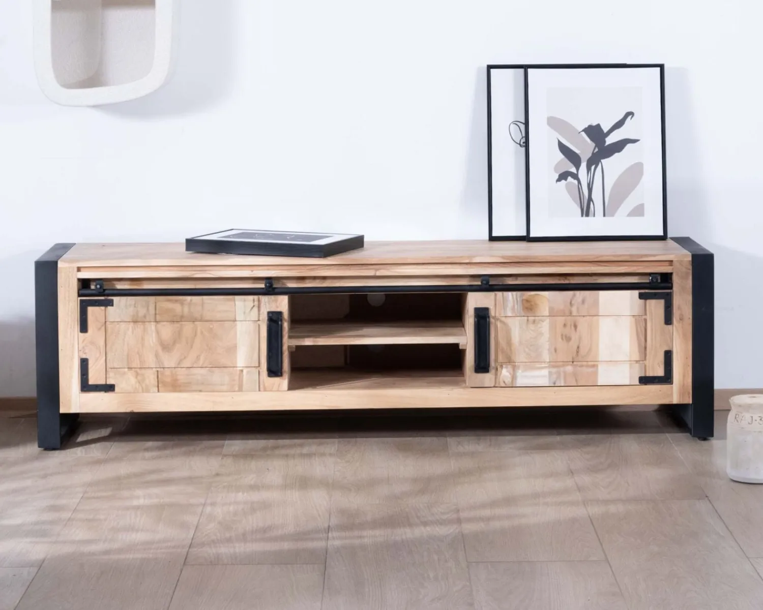 Meuble House Meuble TV industriel 180 cm bois et métal 2 portes 2 niches "Montréal" Outlet