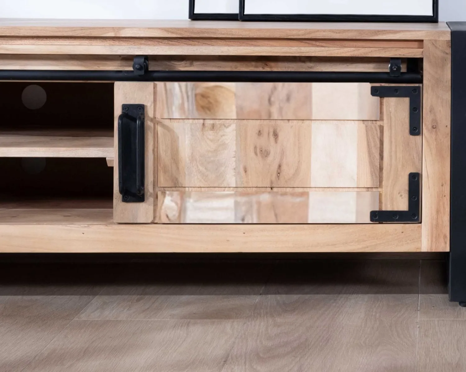 Meuble House Meuble TV industriel 180 cm bois et métal 2 portes 2 niches "Montréal" Outlet