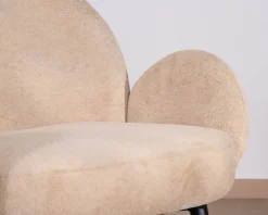 Meuble House Petit fauteuil esprit scandinave en tissu duveteux beige 