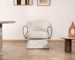 Meuble House Petit fauteuil lounge en tissu bouclette blanc cassé