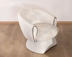 Meuble House Petit fauteuil lounge en tissu bouclette blanc cassé