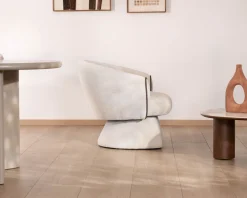 Meuble House Petit fauteuil lounge en tissu bouclette blanc cassé
