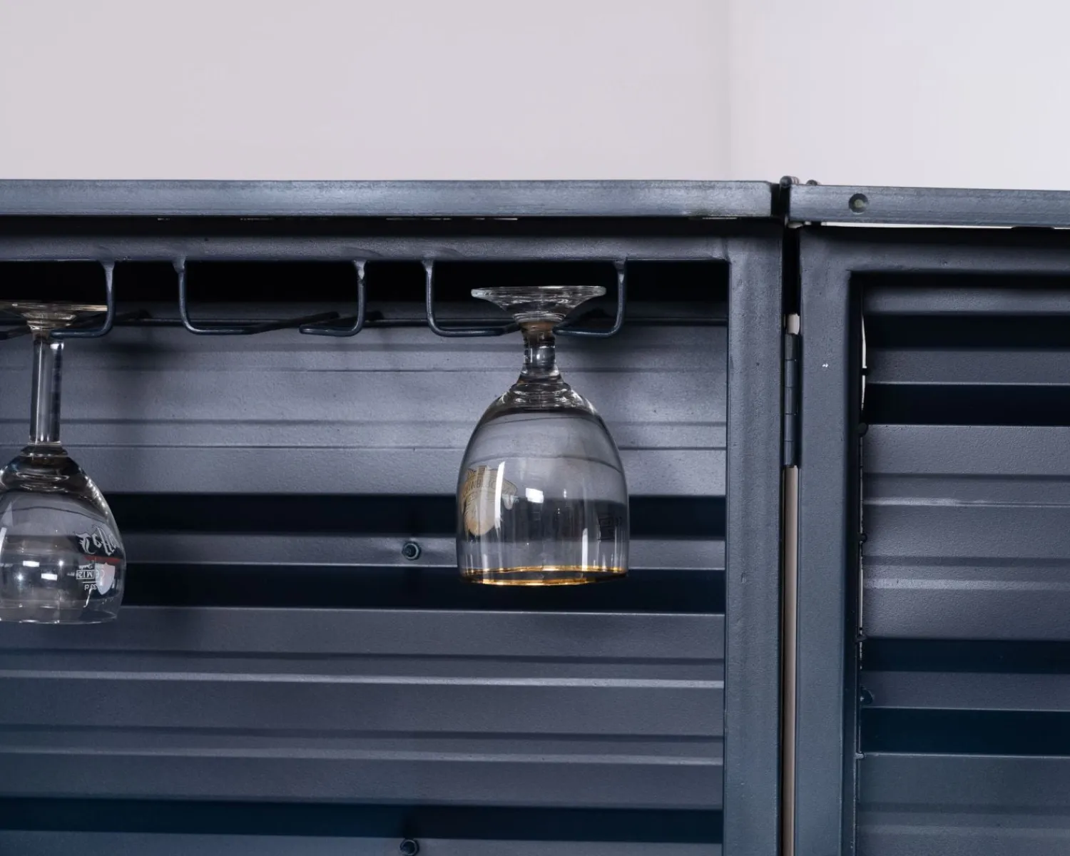Meuble House Petit meuble de bar modulable esprit conteneur "Crazy" New