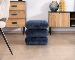 Meuble House Pouf moderne pivotant « Flow » en tissu tramé bleu nuit finition satinée forme organique Discount