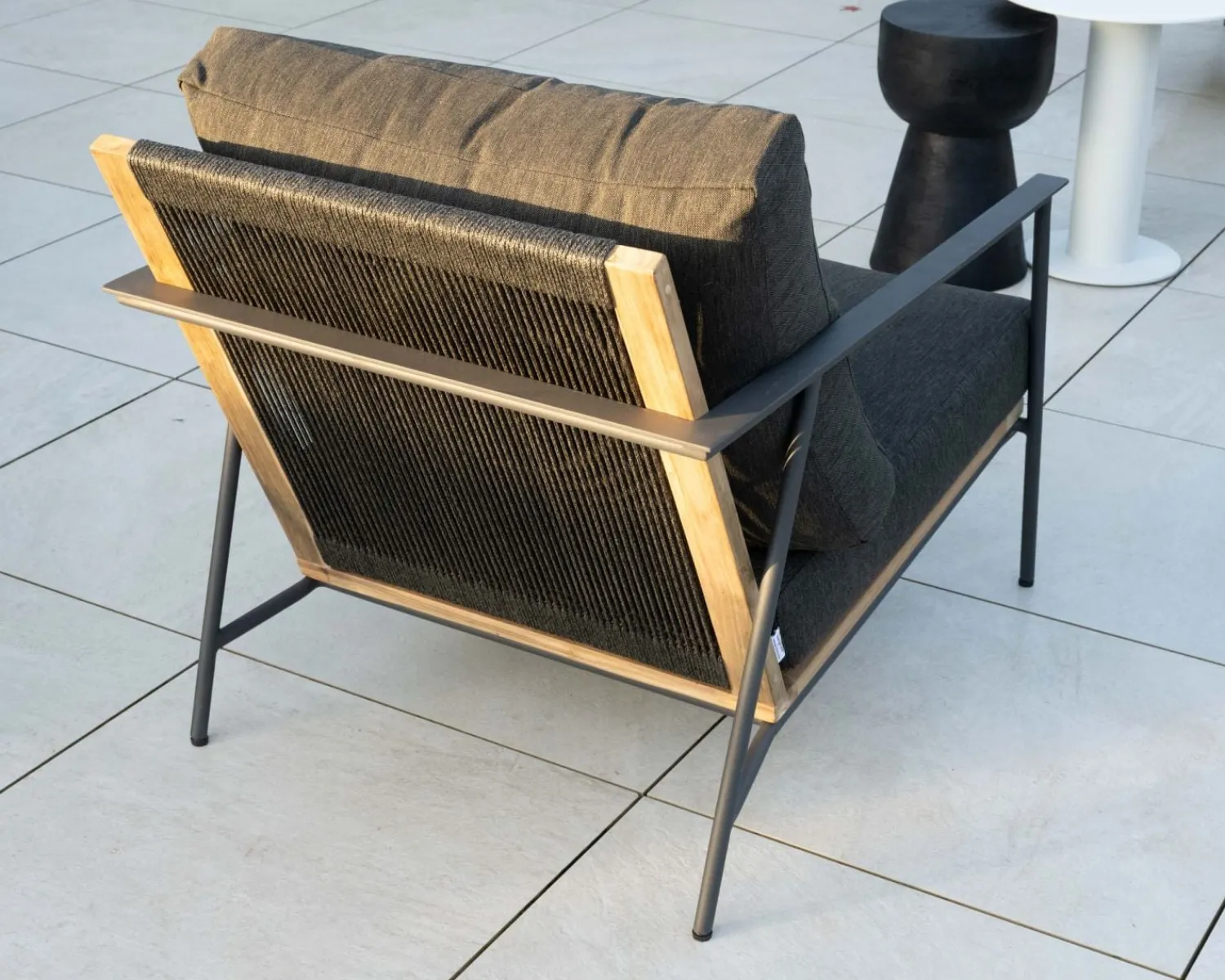 Meuble House Salon de jardin 3 pièces en aluminium, teck et tissu spécial extérieur gris foncé "Hélios" Outlet