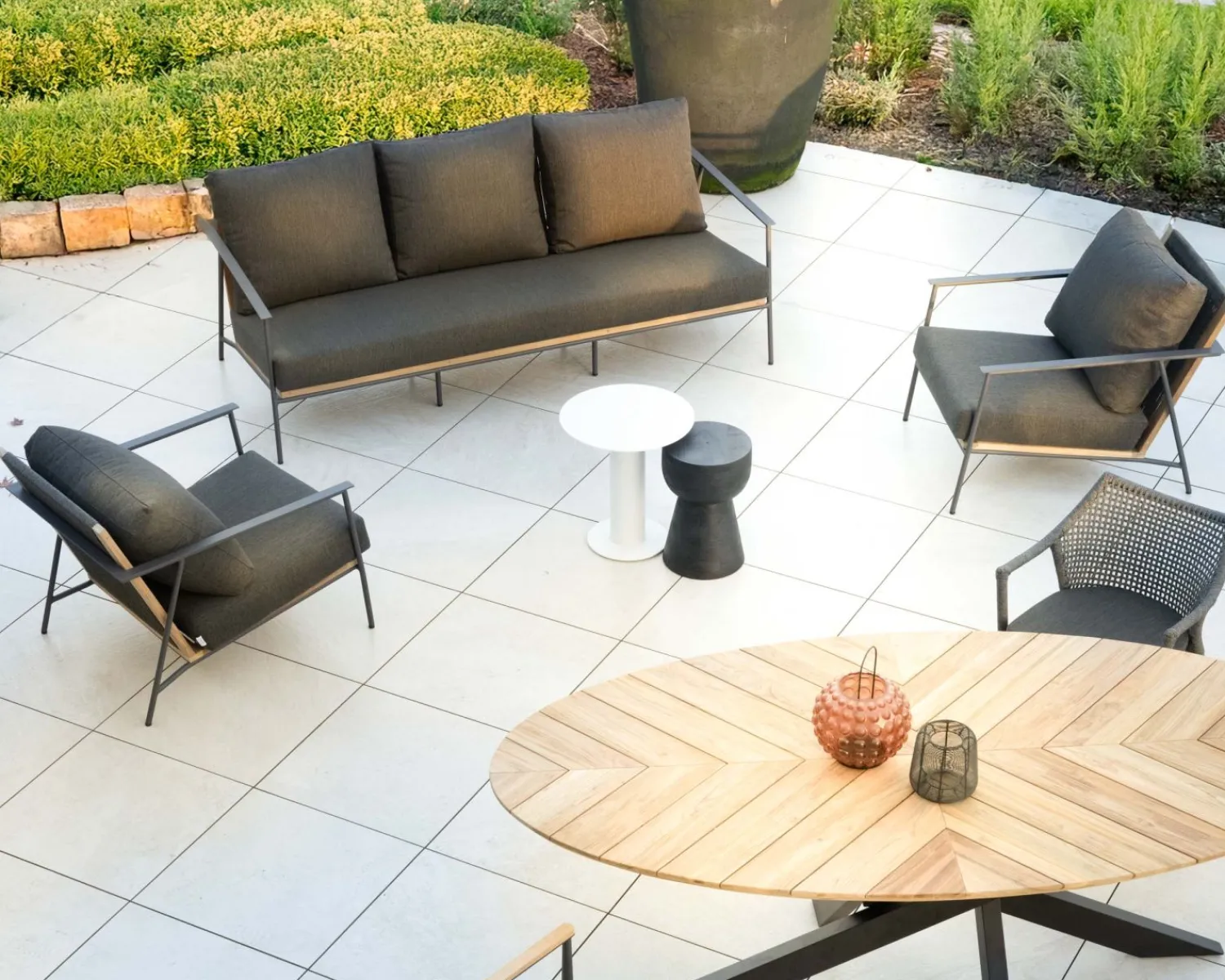Meuble House Salon de jardin 3 pièces en aluminium, teck et tissu spécial extérieur gris foncé "Hélios" Outlet