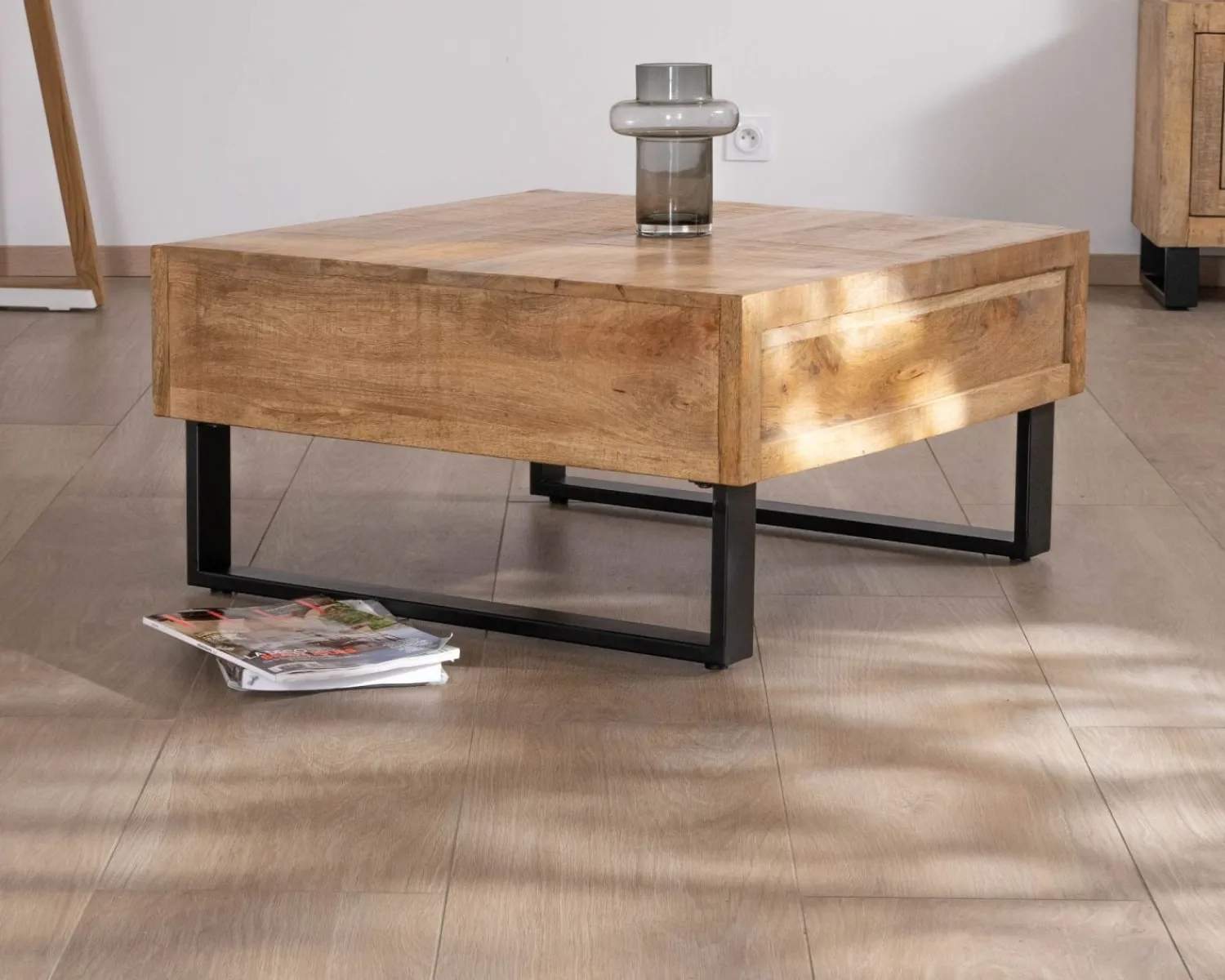 Meuble House Table basse carrée 80 cm en manguier et pieds métal "Manoha" avec grand tiroir Clearance