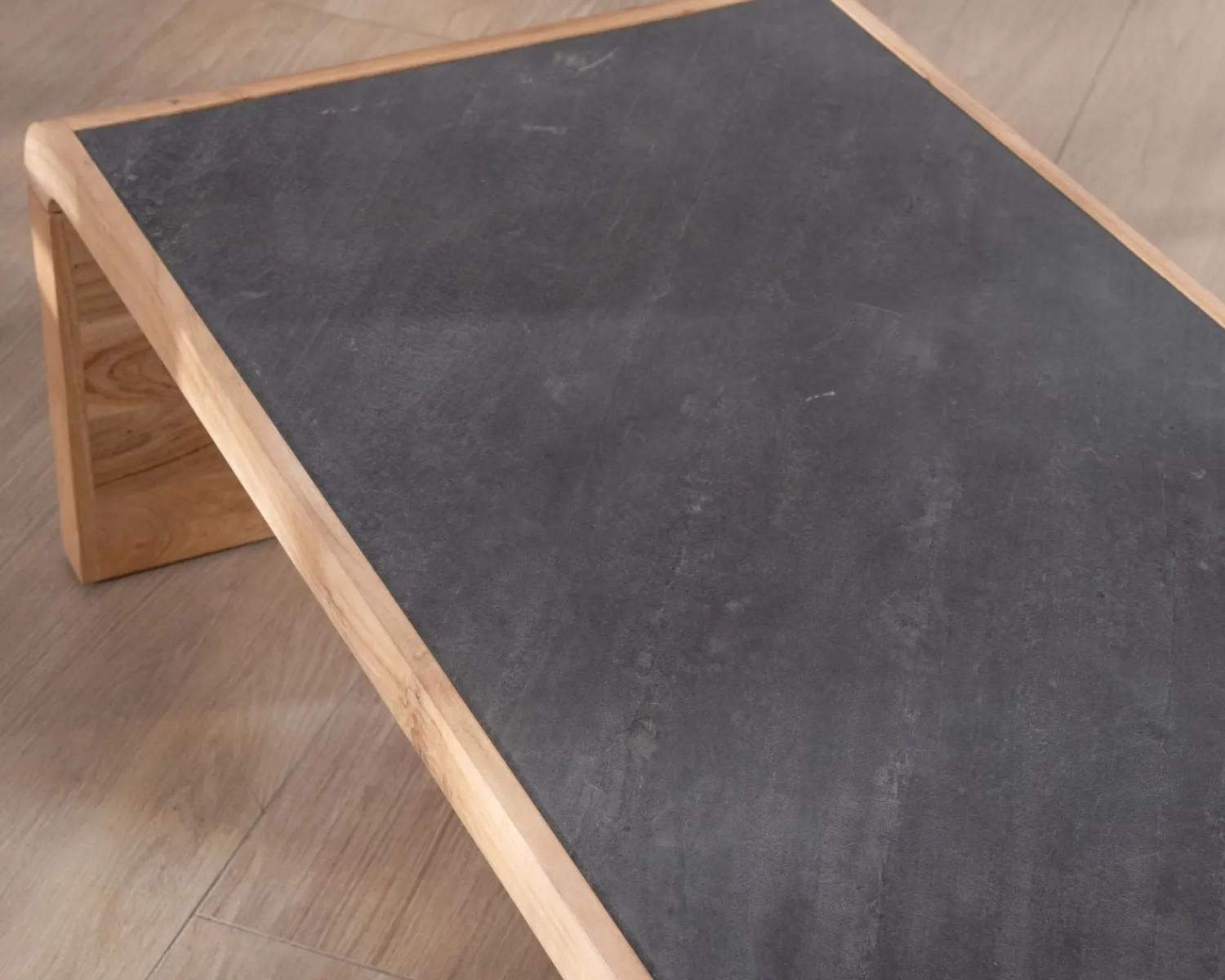 Meuble House Table basse design retro avec plateau placage pierre "Pikto" Clearance