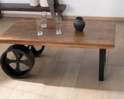 Meuble House Table basse en bois de récupération avec roues en métal