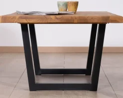 Meuble House Table basse esprit loft en teck recyclé “Lasia” avec piètement métal noir en U New