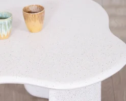 Meuble House Table basse forme organique aspect terrazzo