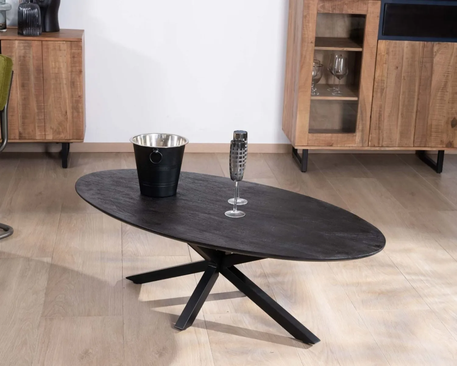 Meuble House Table basse noire plateau ellipse en manguier massif sablé et pieds métal 3D "Pise" Outlet
