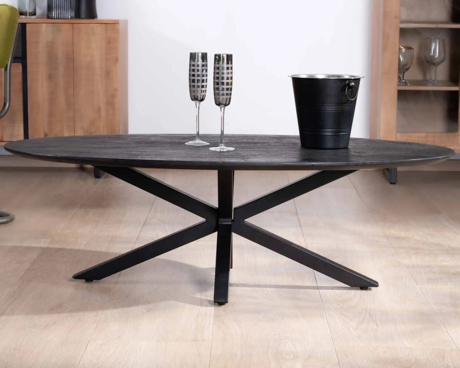 Meuble House Table basse noire plateau ellipse en manguier massif sablé et pieds métal 3D "Pise" Outlet