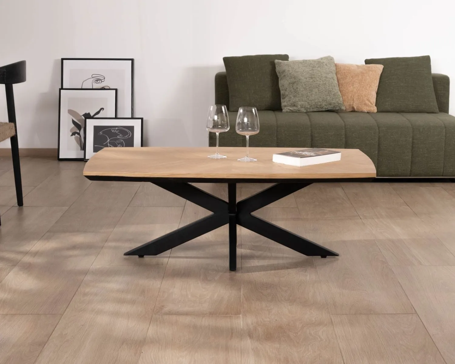 Meuble House Table basse plateau placage chêne clair pied étoile métal noir "Toledo" New