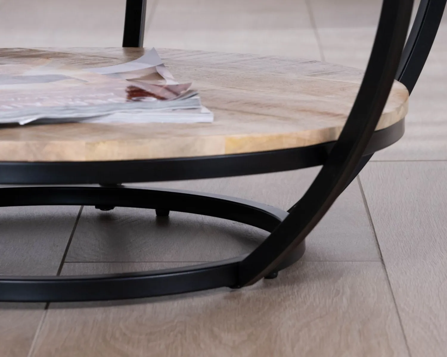 Meuble House Table basse ronde double plateau en manguier massif et structure métal noir "Loopie" Online