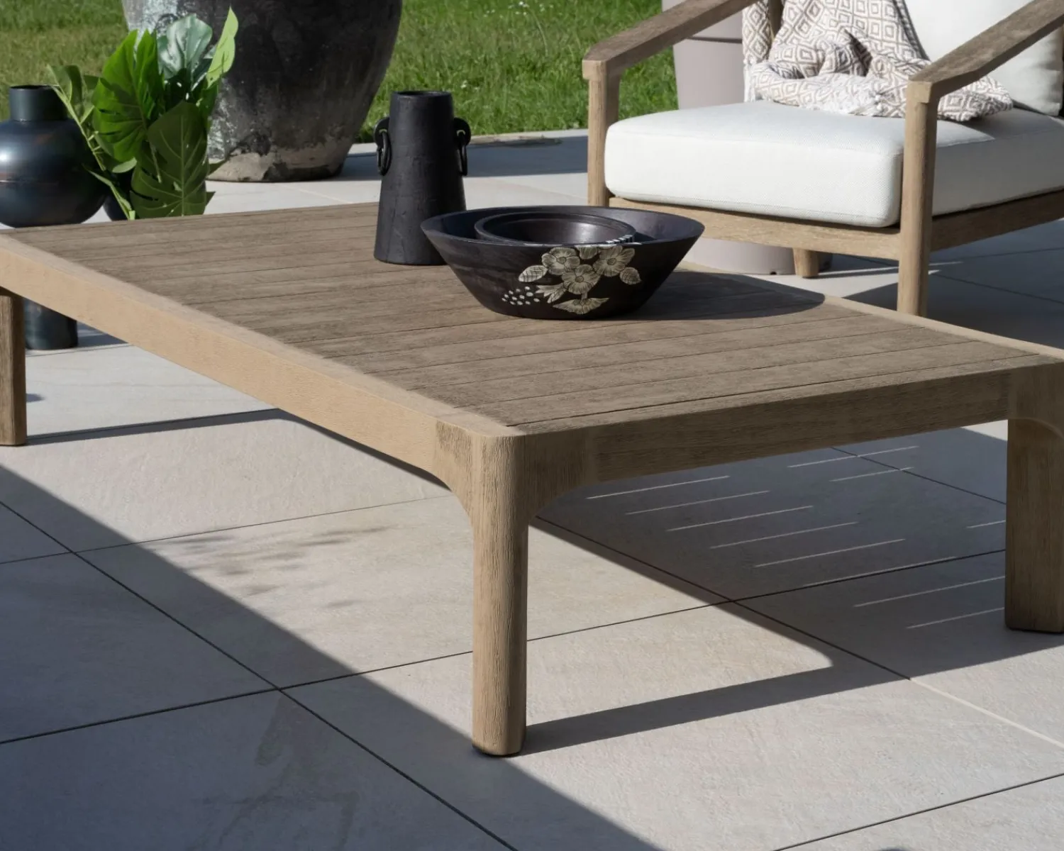 Meuble House Table basse spécial extérieur design épuré en teck finition naturelle sablée "Vérone" Hot