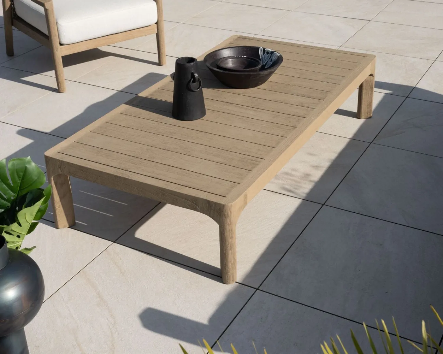 Meuble House Table basse spécial extérieur design épuré en teck finition naturelle sablée "Vérone" Hot