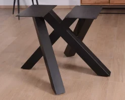 Meuble House Table carrée 150x150 cm acacia naturel massif et métal noir "Baillif" Discount