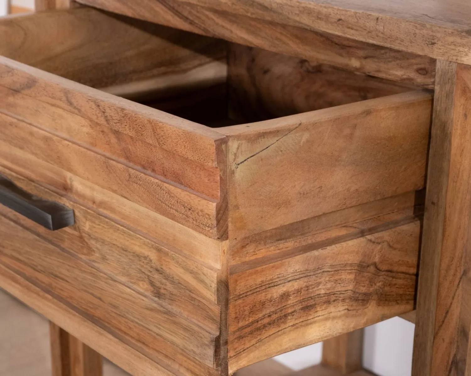 Meuble House Table de chevet ou d'appoint en acacia avec tiroir "Conoa" Outlet