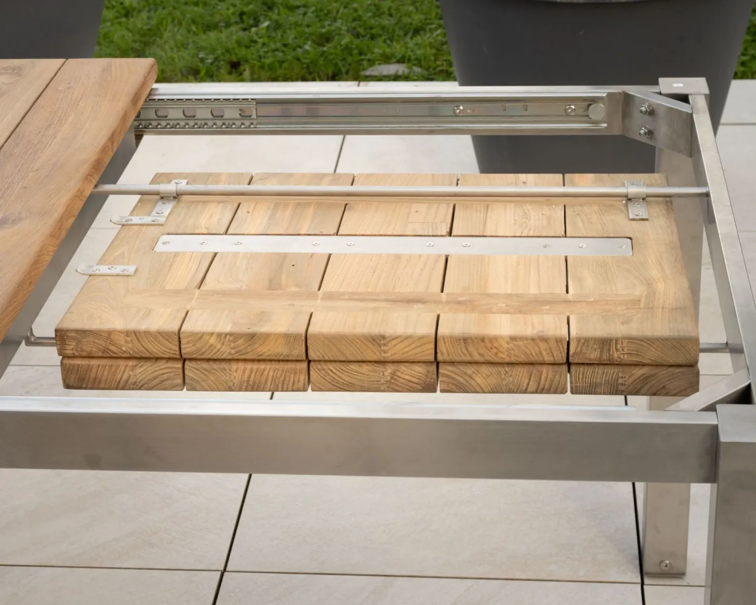 Meuble House Table de jardin extensible 160 à 220 cm design contemporain "Melta" en teck et acier inoxydable Clearance