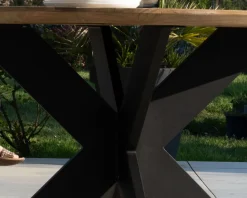 Meuble House Table de jardin ronde en teck et pieds croisés en aluminium "Ozone" 150 cm Hot