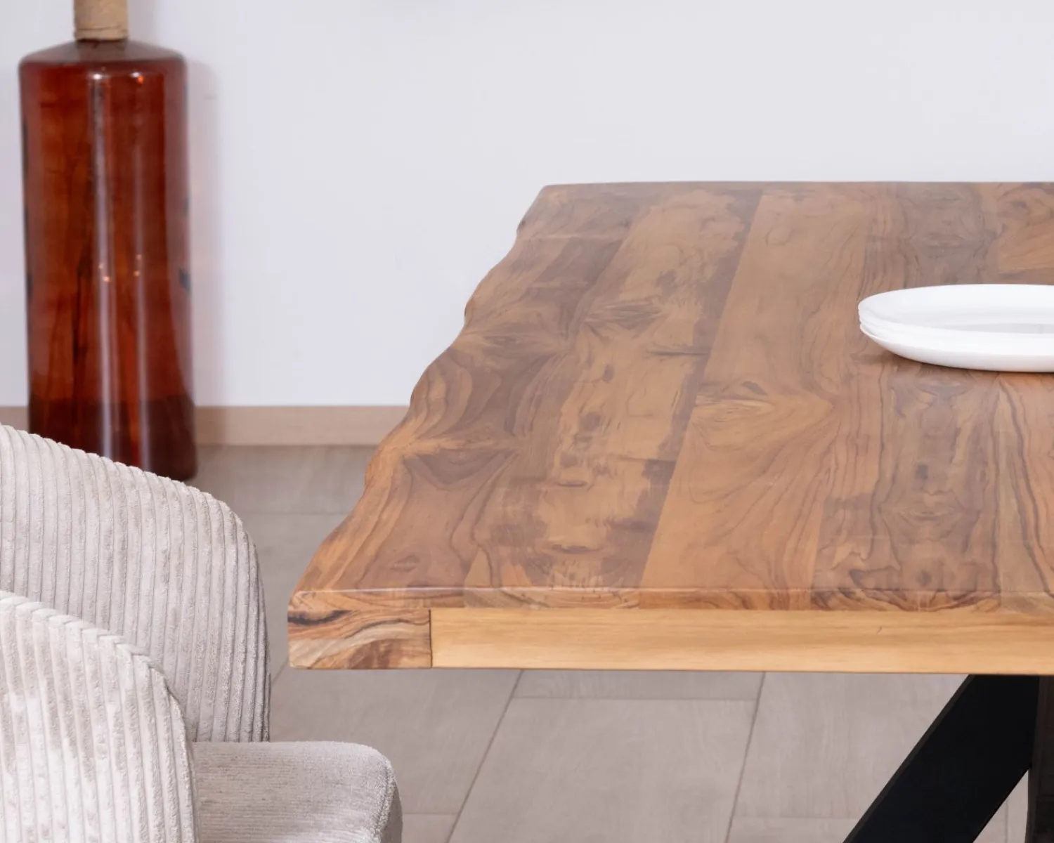 Meuble House Table de repas contemporaine en bois 200 cm "Olonie" pieds croisés en métal New