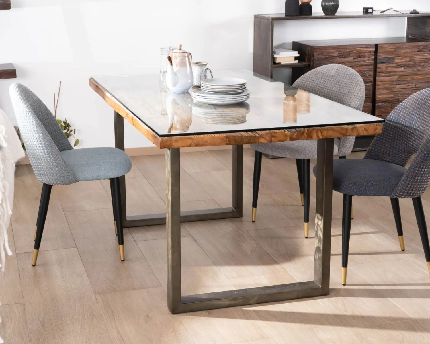 Meuble House Table de repas design en bois recyclé et pieds métal en U "Crescendo" avec plateau verre Hot
