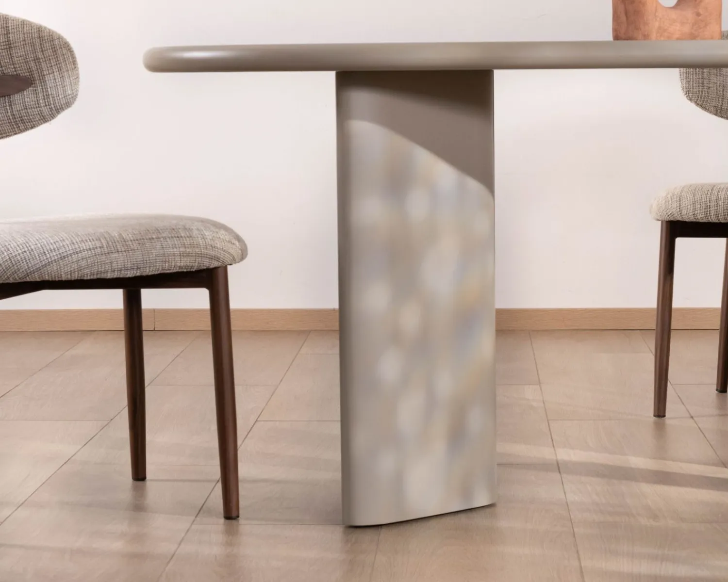 Meuble House Table de repas ovale 180 cm design moderne et épuré beige "Odyna" Discount