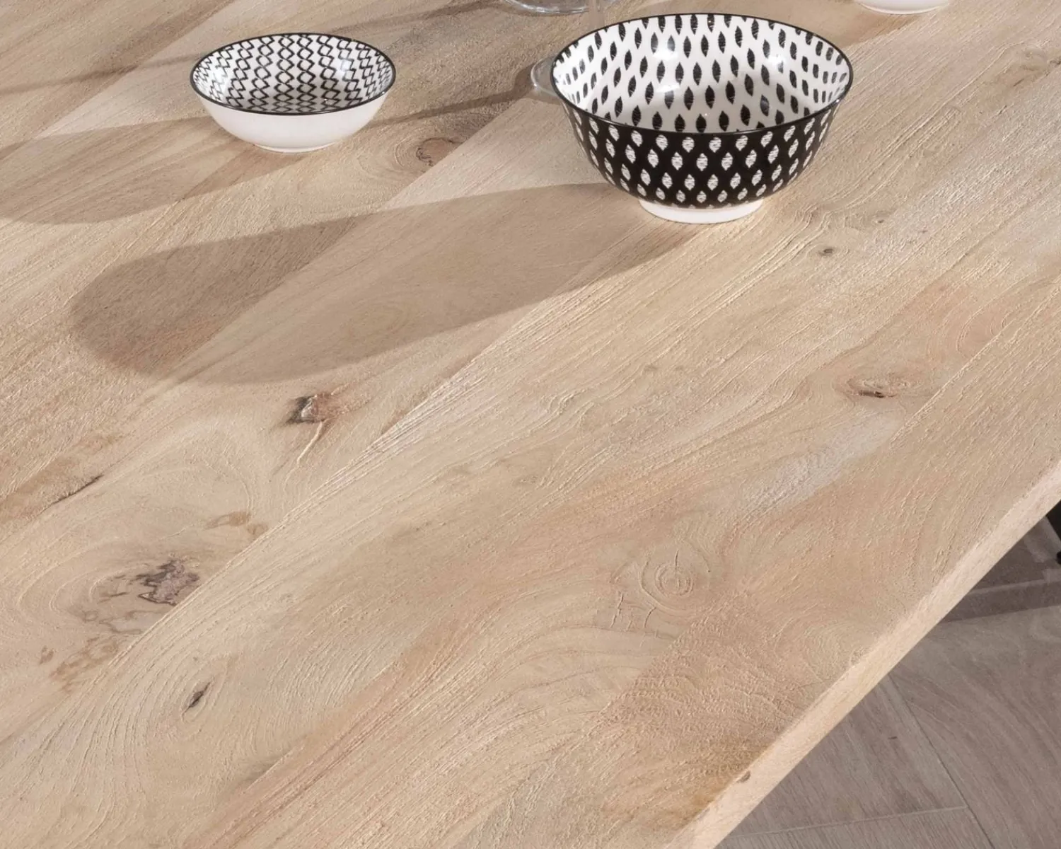 Meuble House Table de salle à manger manguier massif 240cm piètement design bois et métal noir "Saturne coeval"