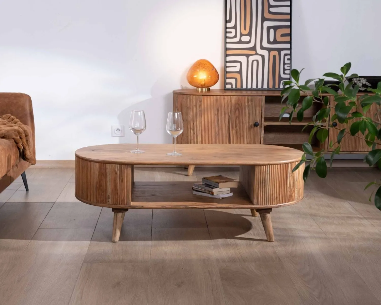Meuble House Table de salon design arrondi vintage en acacia "Boomer"