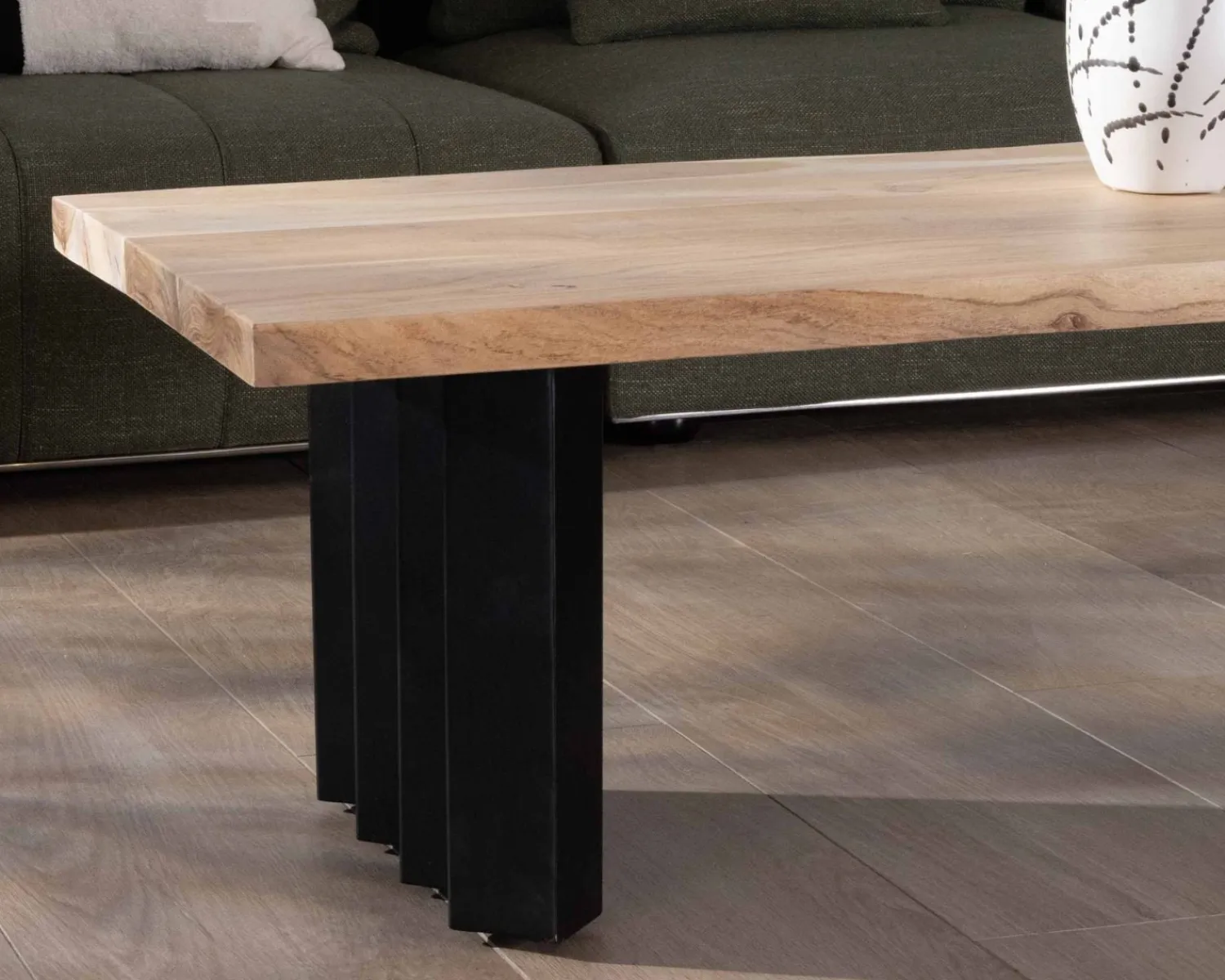 Meuble House Table de salon design en acacia naturel et pieds métal plissés "Audacio" Outlet