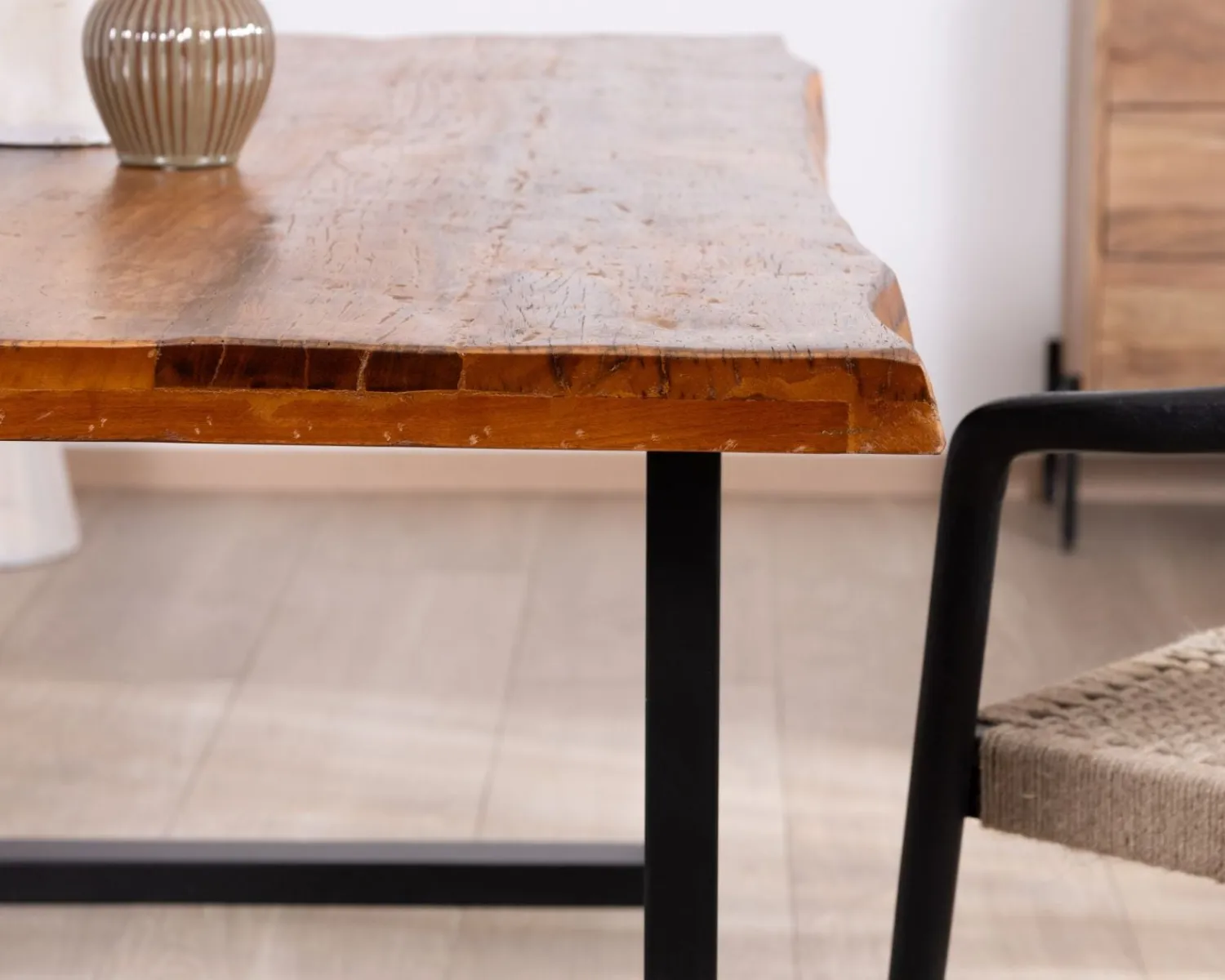 Meuble House Table à manger en bois recyclé et pieds métal noir en U "Alésia" 200 cm Sale