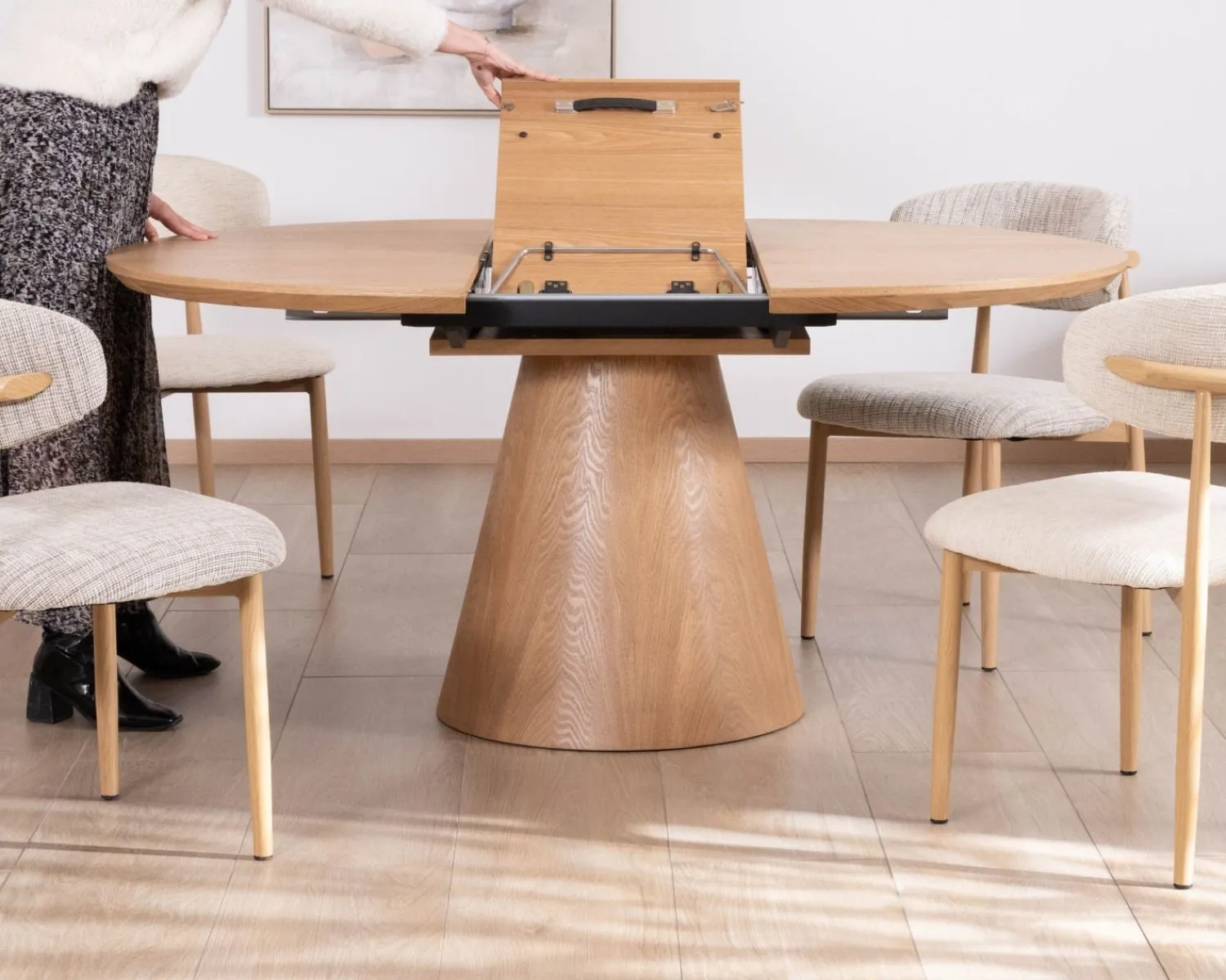 Meuble House Table à manger ronde 120 cm extensible 160 cm "Oria" style épuré aspect frêne Outlet