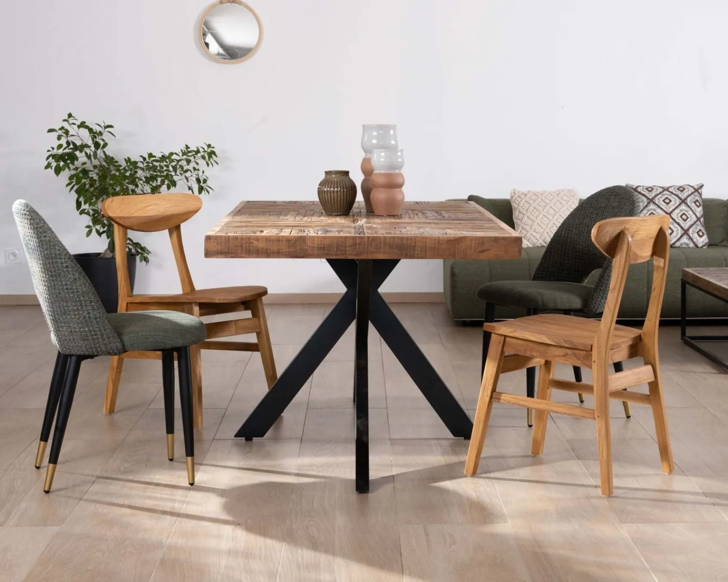 Meuble House Table rectangulaire 180cm acacia finition chevrons piètement métal mikado "Géonidum" Online