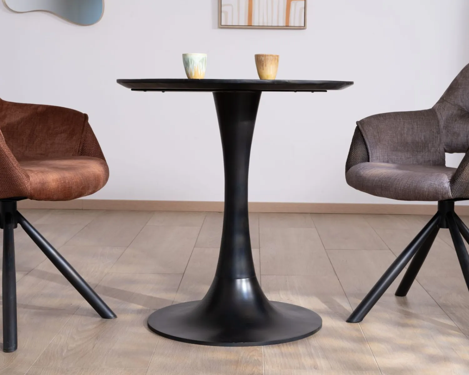 Meuble House Table ronde esprit bistrot en manguier noir et pied tulipe "Piccadilly" diamètre 70 cm Discount