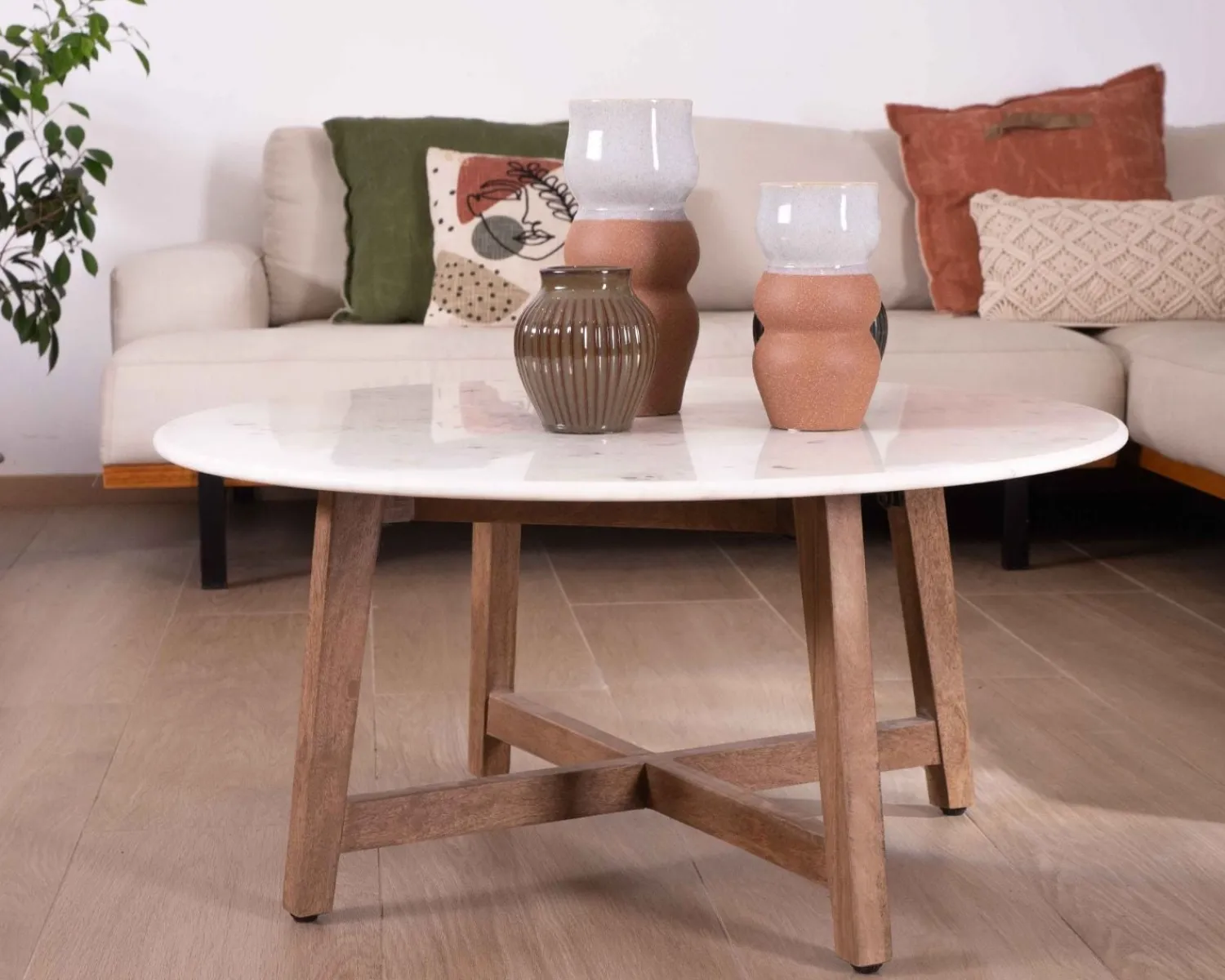 Meuble House Table ronde marbre 90 cm avec pieds obliques en manguier massif "Lor" New