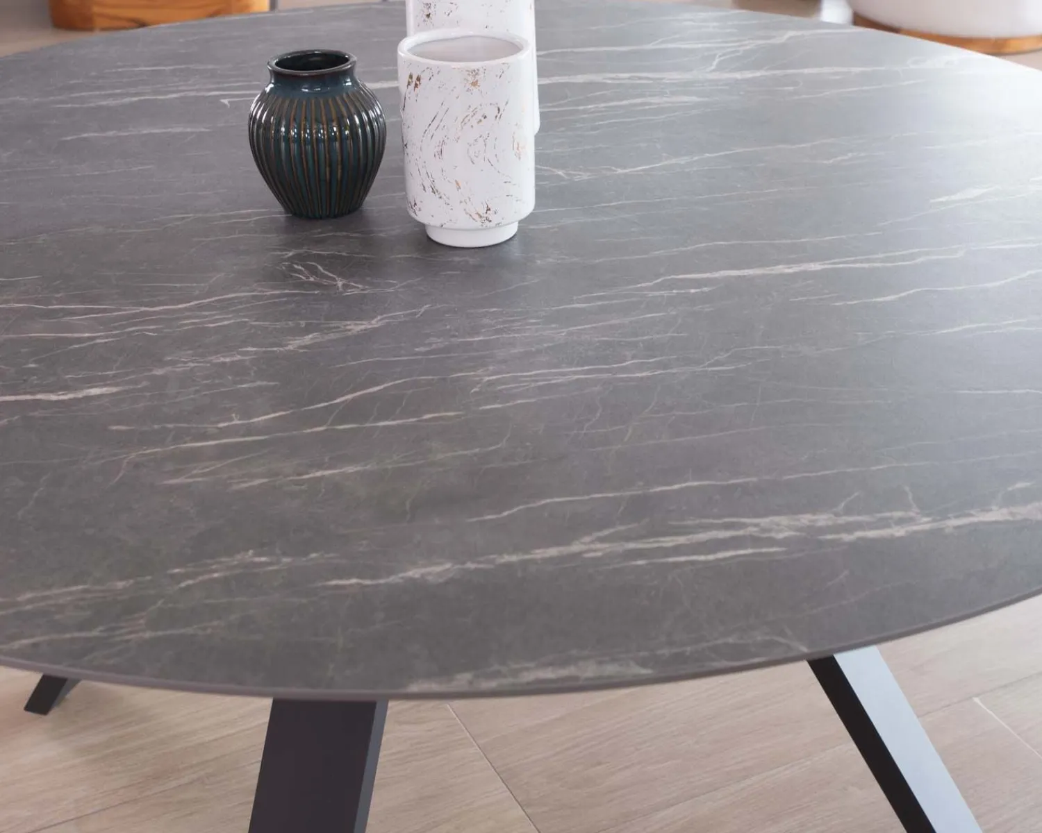 Meuble House Table ronde noire en céramique et aluminium "Chinon" 160 cm Online