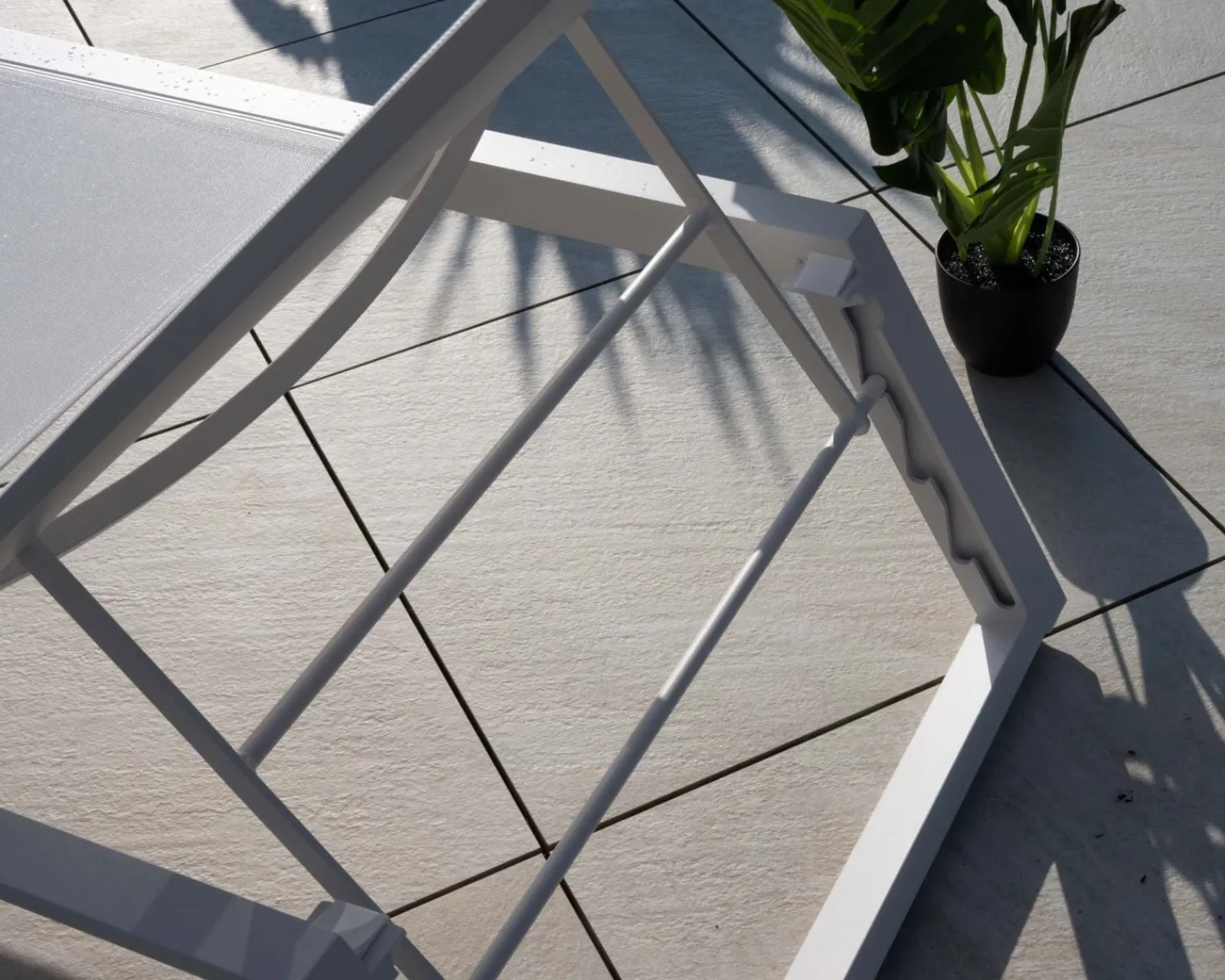 Meuble House Transat blanc design épuré en aluminium et textilène "Campobello" Best