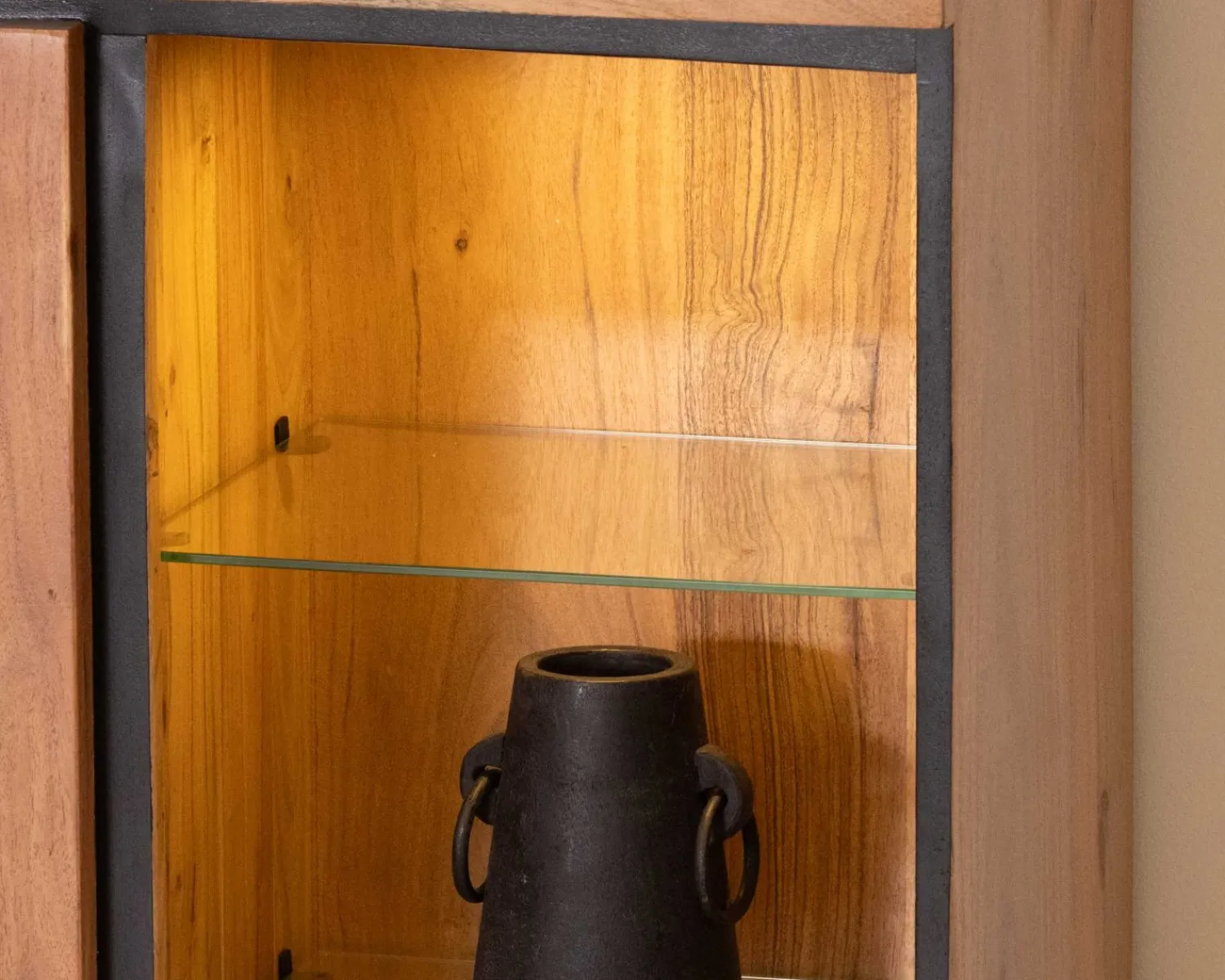Meuble House Vaisselier contemporain acacia et liserés noirs "Lumino" niches avec étagères vitrée et éclairage LED Clearance